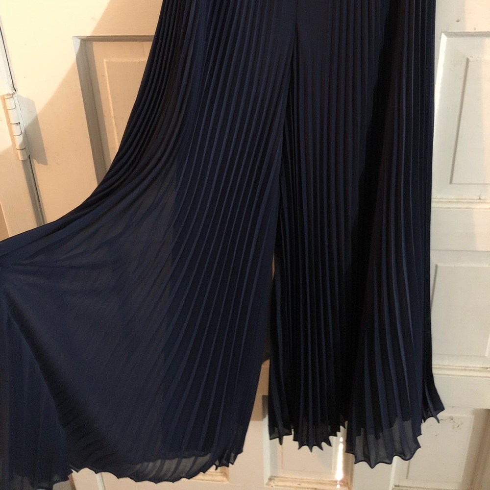 Club Monaco Pleated Navy Culottes pants